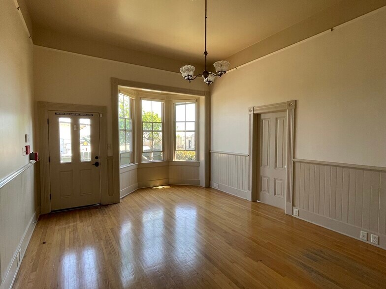 425 W Blanco Rd, Salinas, CA à louer - Photo de l’immeuble – Image 3 sur 10