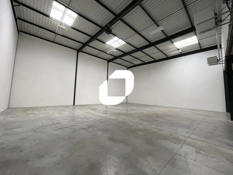 431 Avenue Marguerite Perey, Lieusaint à louer - Photo intérieure – Image 2 sur 8