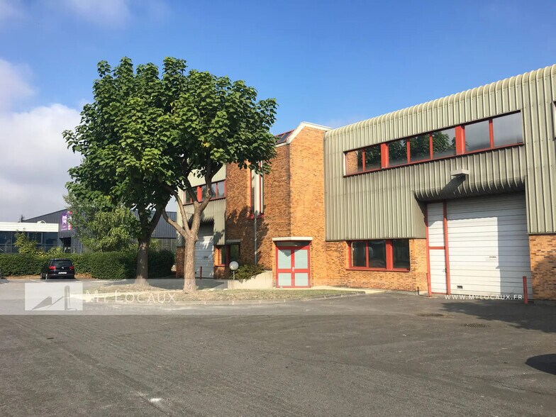 Local d’activités dans Le Blanc-Mesnil à louer - Photo de l’immeuble – Image 3 sur 7
