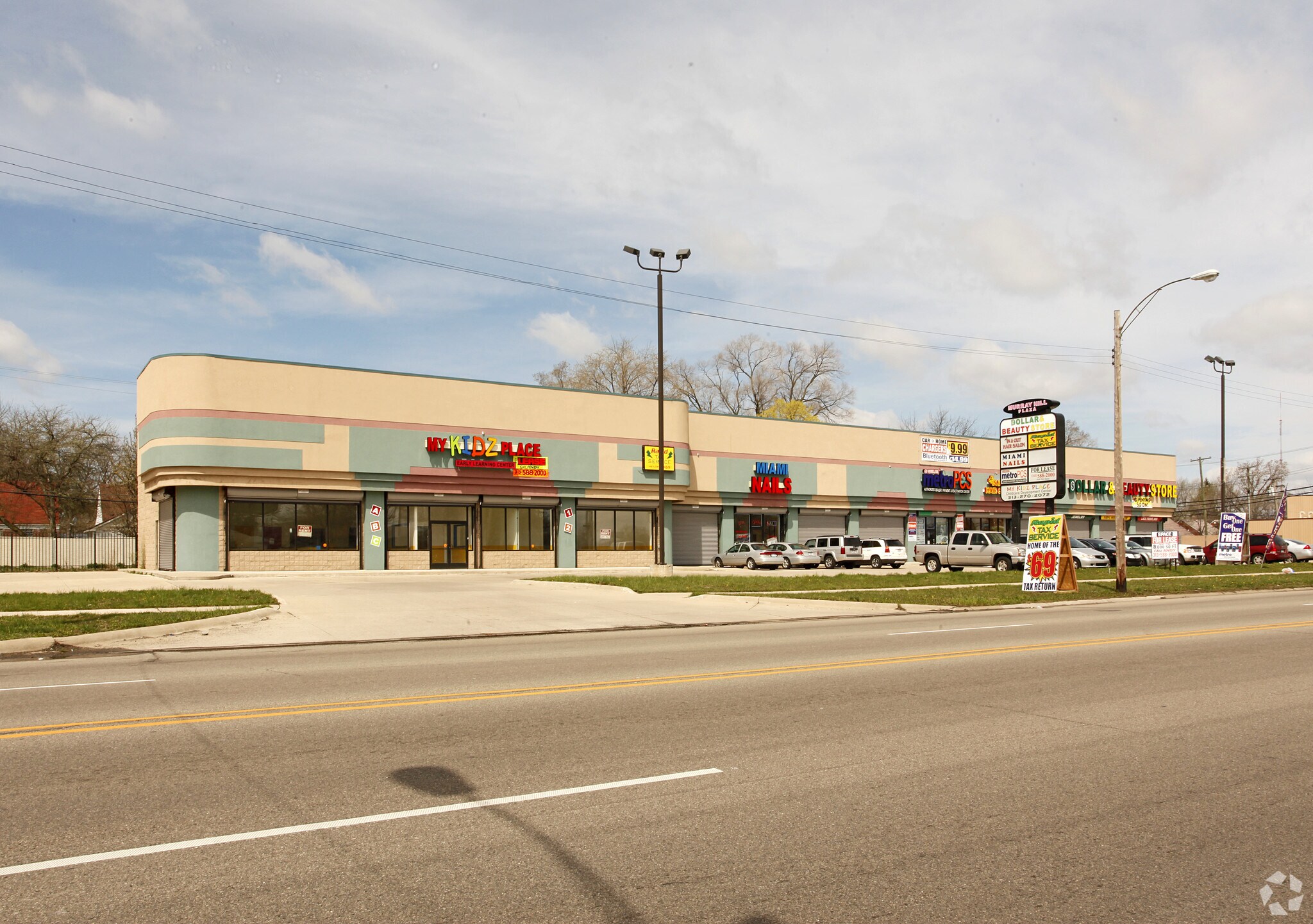20111-20171 Greenfield Rd, Detroit, MI à louer Photo principale– Image 1 sur 4