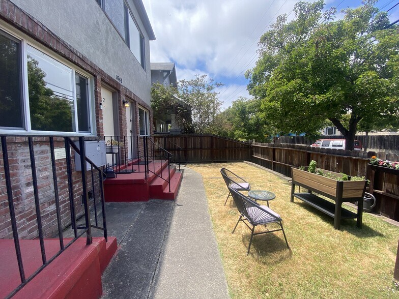 1648 Russell St, Berkeley, CA à vendre - Photo de l’immeuble – Image 2 sur 29