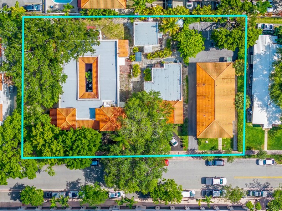 17 Unit Multifamily Coral Gables portefeuille de 3 biens à vendre sur LoopNet.fr Photo de l’immeuble– Image 1 sur 72