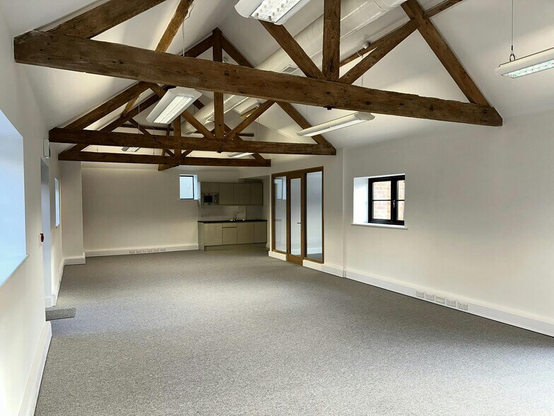 The Boathouse, Riverside Barns, Remenham Lane, Shiplake à louer - Photo de l’immeuble – Image 2 sur 6