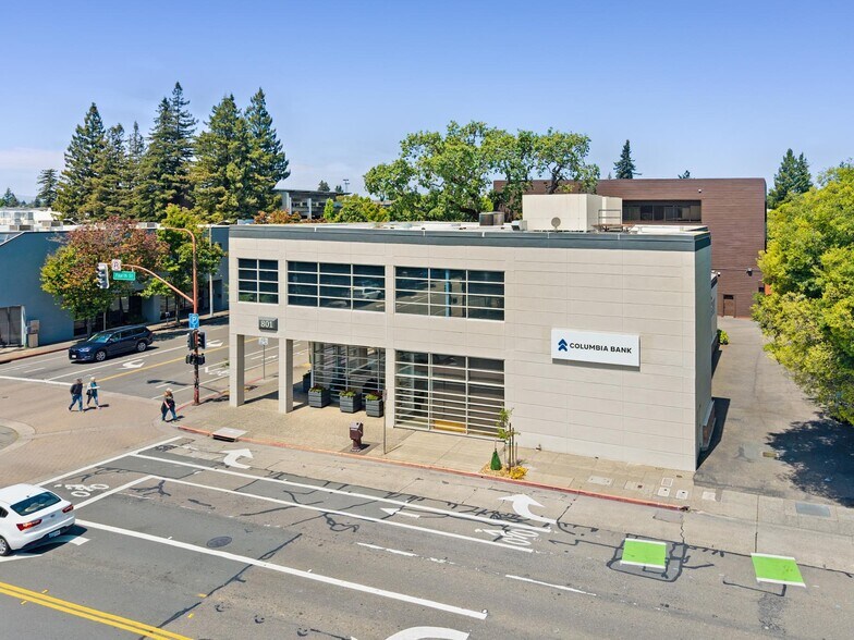 801 4th St, Santa Rosa, CA à vendre - Photo de l’immeuble – Image 2 sur 36