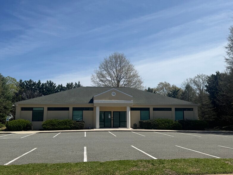 1206 Forrest Ave, Dover, DE à louer - Photo de l’immeuble – Image 2 sur 2