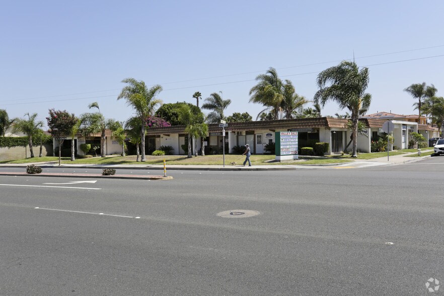 9092 Talbert Ave, Fountain Valley, CA à louer - Photo de l’immeuble – Image 2 sur 8