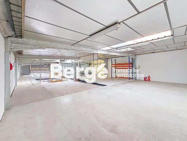 Plus de détails pour Industriel/Logistique à louer