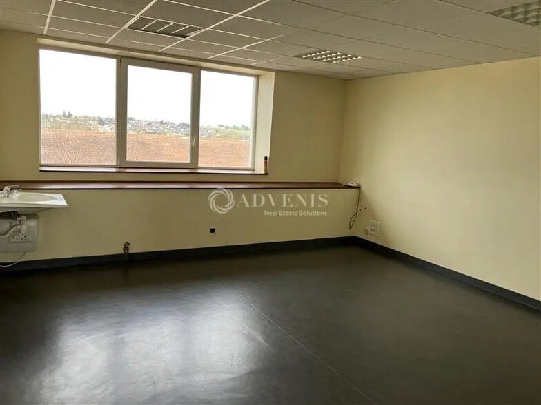 Bureau dans Bourges à louer - Photo de l’immeuble – Image 1 sur 5