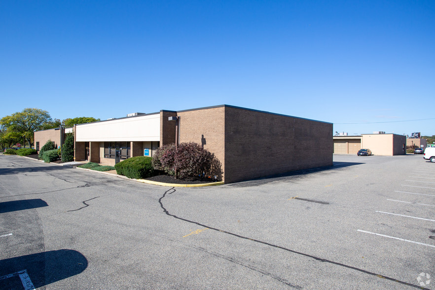 7150 N Park Dr, Pennsauken, NJ à louer - Photo de l’immeuble – Image 1 sur 9