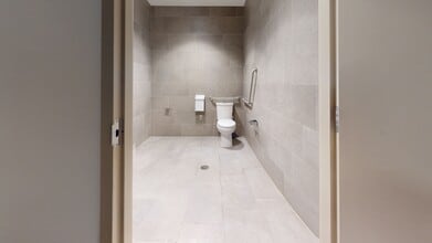 800 Carnarvon St, New Westminster, BC à louer Photo intérieure– Image 2 sur 13