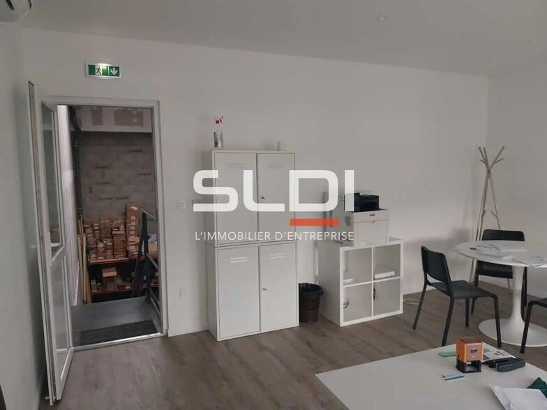 Local d’activités dans Villefontaine à louer - Photo intérieure – Image 1 sur 10