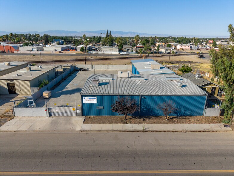1121 Sumner St, Bakersfield, CA à vendre - Photo de l’immeuble – Image 3 sur 7