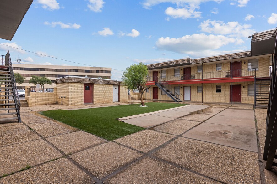 1322 E 7th St, Odessa, TX à vendre - Photo de l’immeuble – Image 3 sur 16