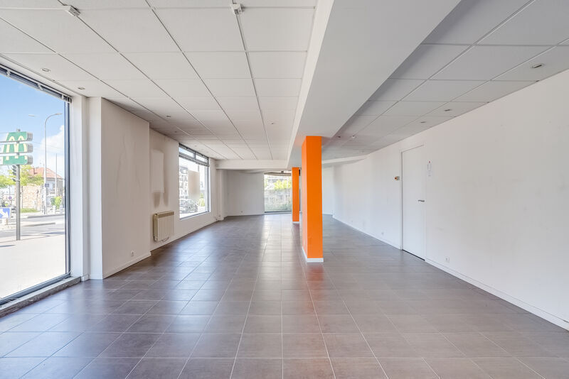 Local commercial dans Châtillon à vendre - Photo intérieure – Image 1 sur 12