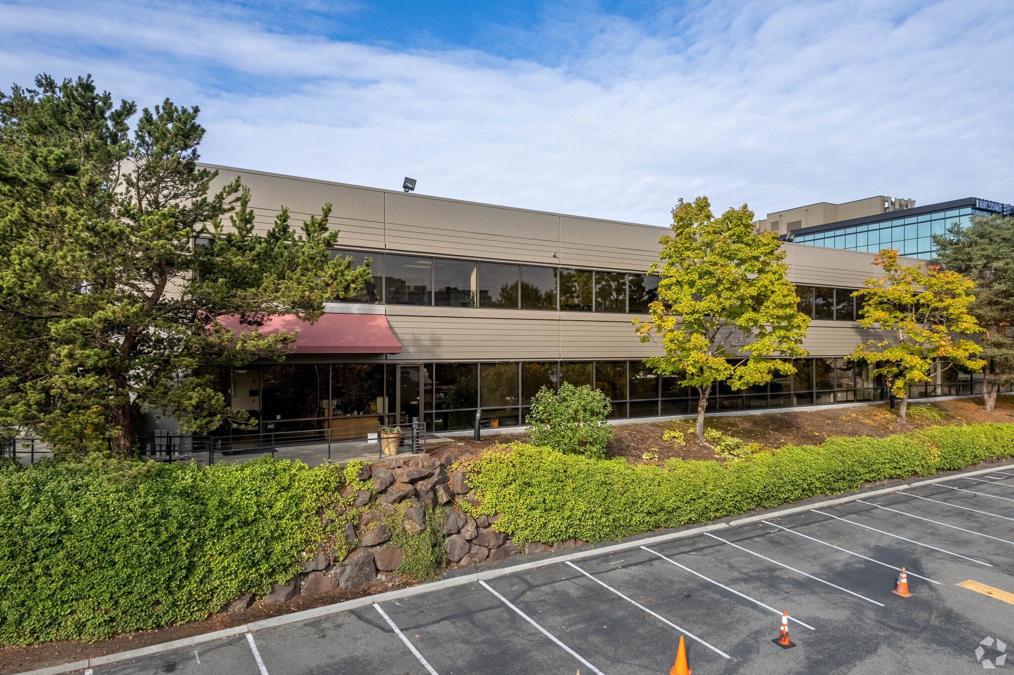 12600 SE 38th St, Bellevue, WA à louer Photo principale– Image 1 sur 5