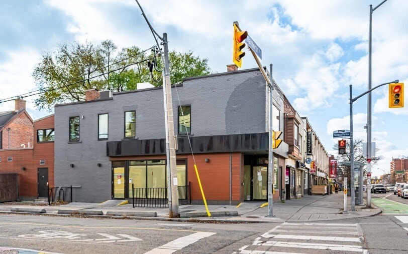 1417 Danforth Ave, Toronto, ON à louer - Photo de l’immeuble – Image 3 sur 6