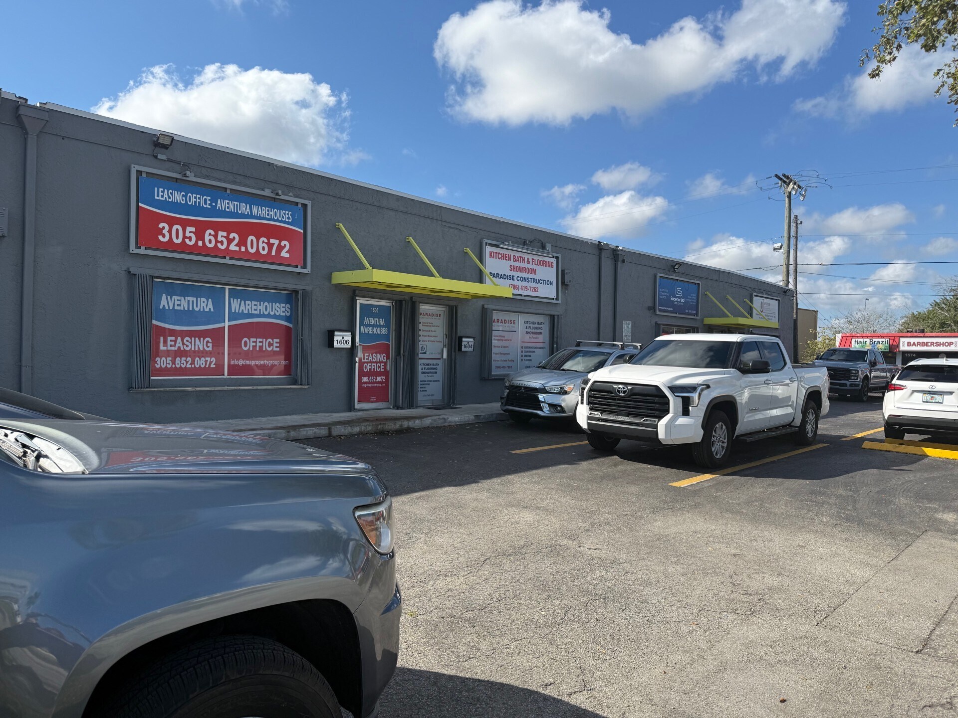 1600-1622 NE 205th Ter, Miami, FL à louer Photo principale– Image 1 sur 16