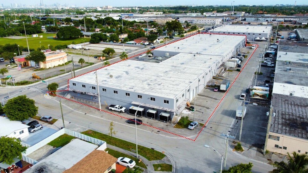 2300-2340 W 8th Ave, Hialeah, FL à louer - Photo de l’immeuble – Image 2 sur 29