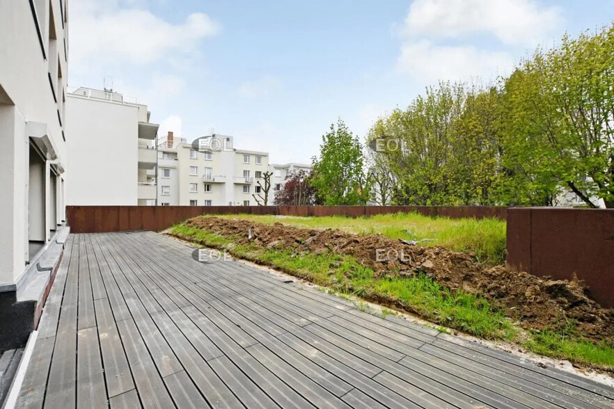 Bureau dans Gentilly à vendre - Photo de l’immeuble – Image 3 sur 13