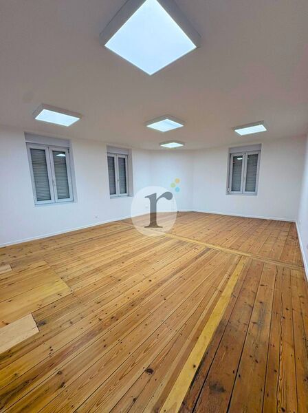 Plus de détails pour Bureau à vendre