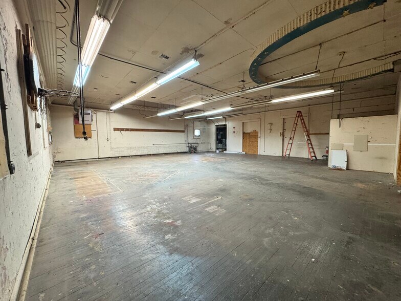 79 Whitehead Ave, South River, NJ à louer - Photo de l’immeuble – Image 3 sur 4