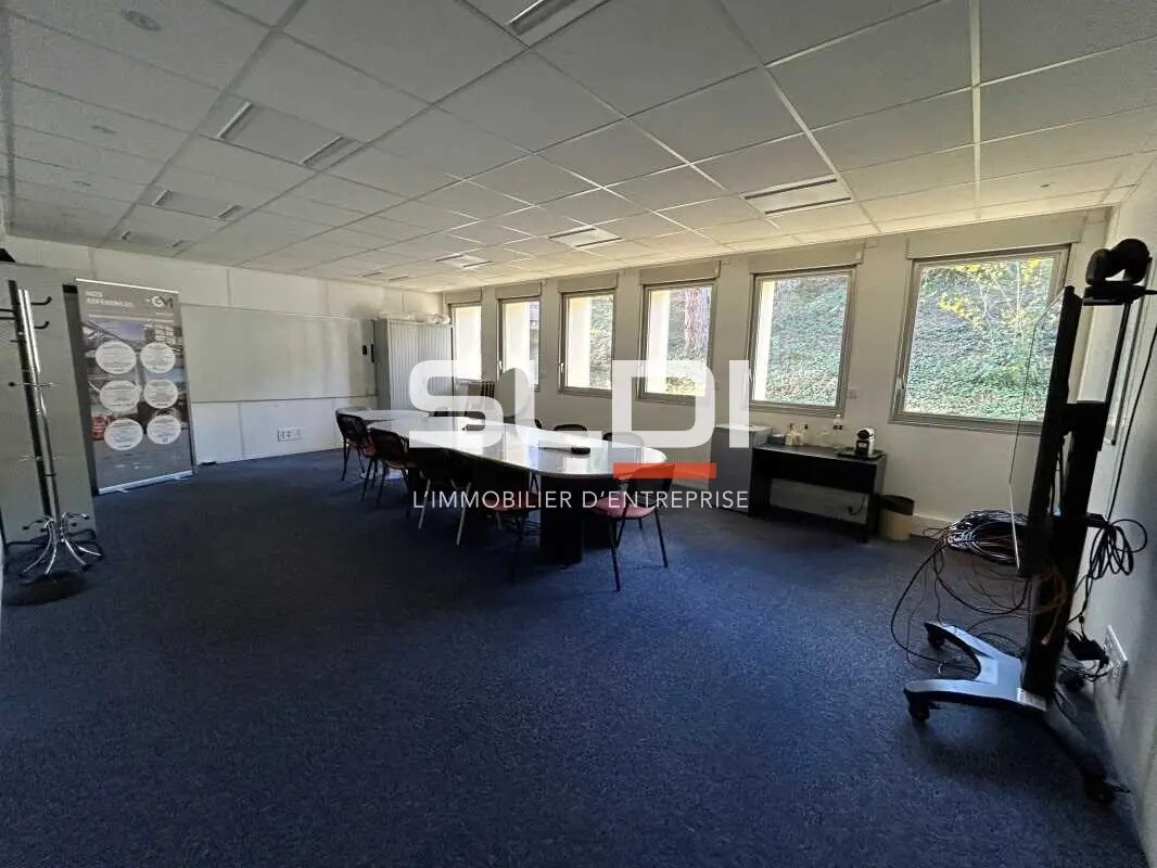 Bureau dans Écully à vendre Photo intérieure– Image 1 sur 7