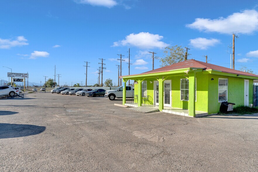 8333 Alameda Ave, El Paso, TX à vendre - Photo de l’immeuble – Image 2 sur 9