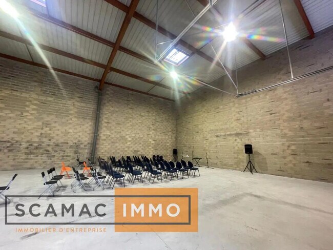 Plus de détails pour Industriel/Logistique à louer