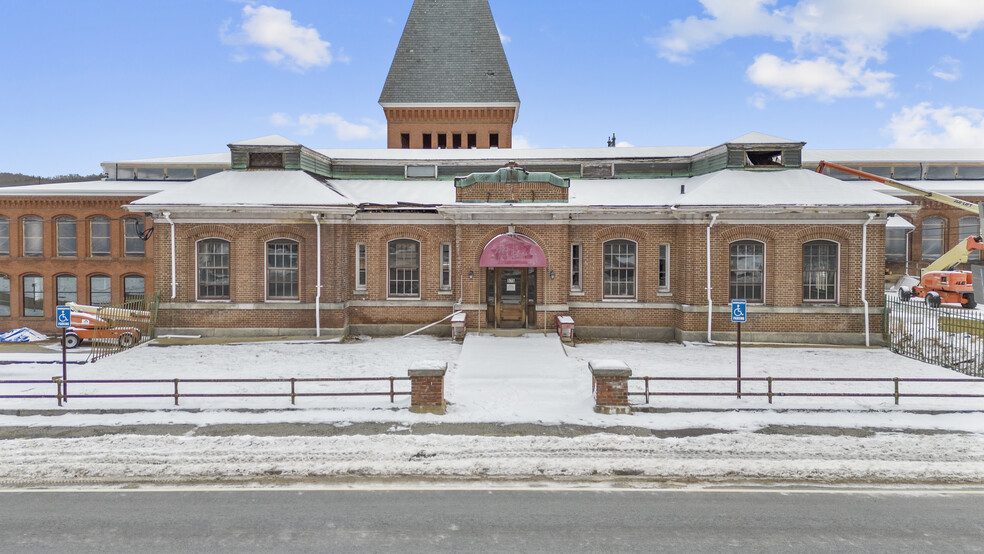 575 Norwich Ave, Taftville, CT à louer - Photo de l’immeuble – Image 3 sur 11