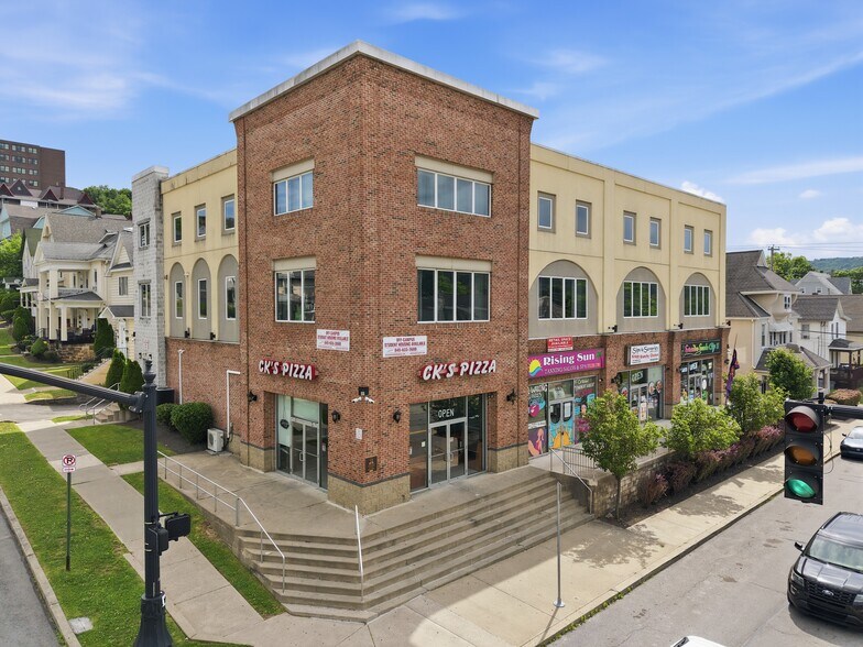 University of Scranton Student Housing P portefeuille de 5 biens à vendre sur LoopNet.fr - Photo principale – Image 1 sur 4