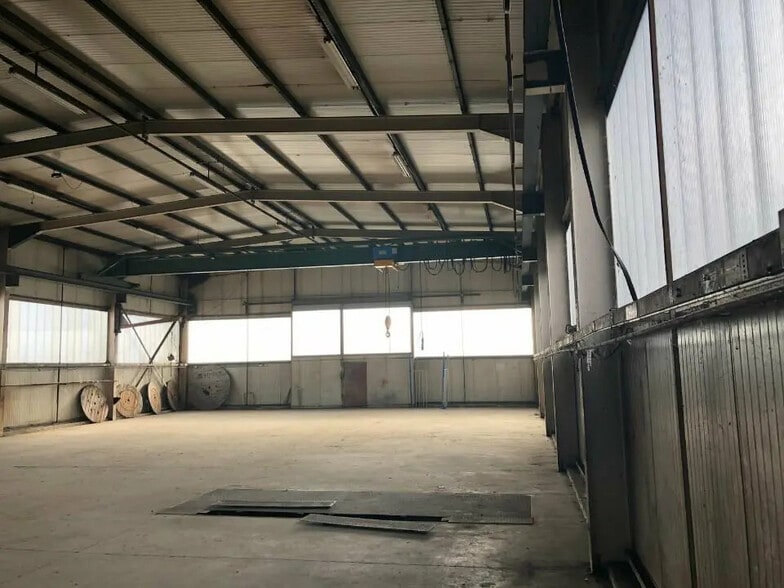 Local d'activités dans Brézins à vendre - Photo intérieure – Image 2 sur 3