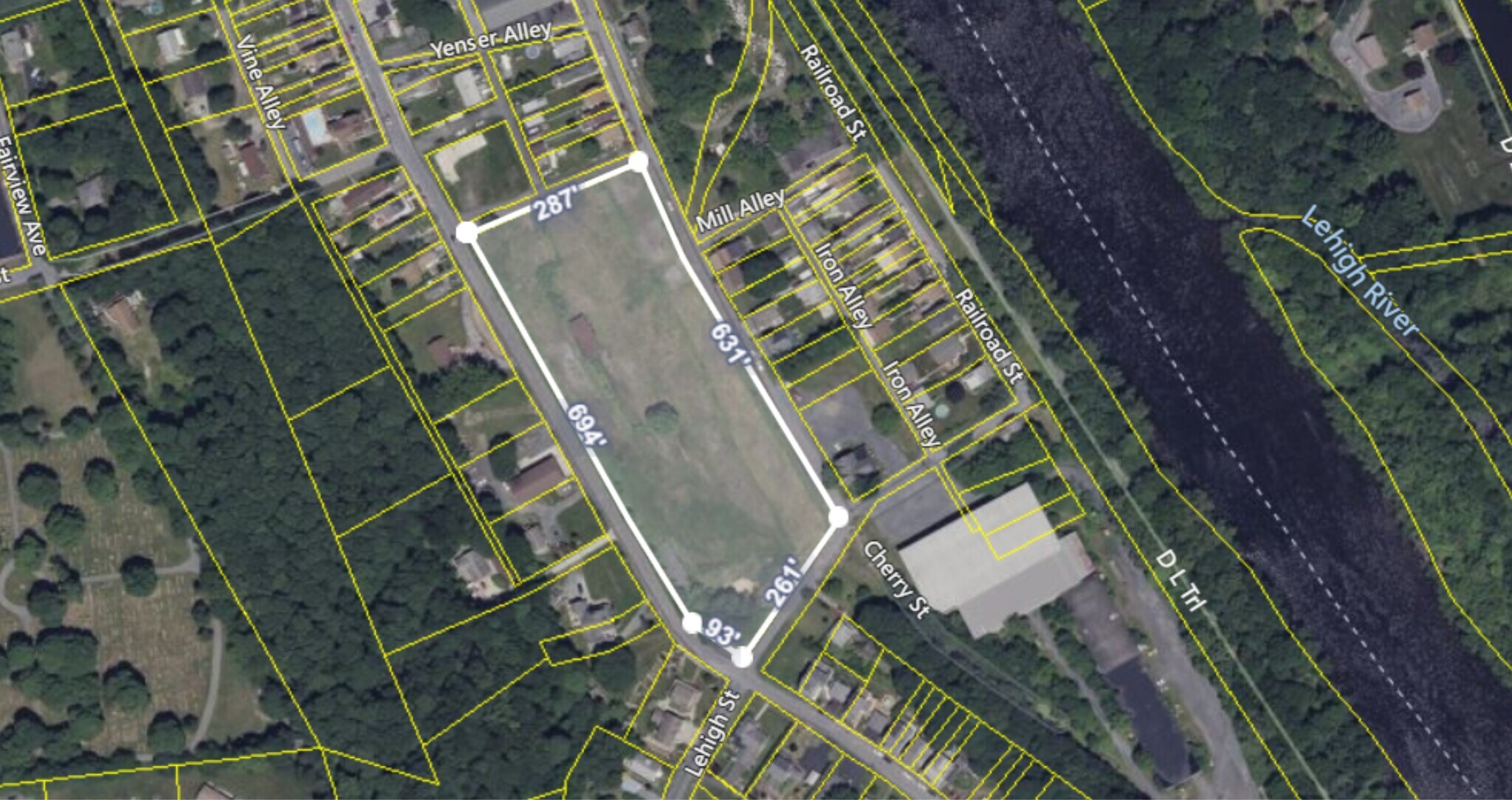 311 Walnut St, Slatington, PA à louer Aérien– Image 1 sur 3