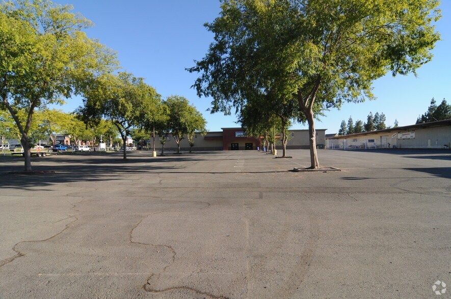 880 Riverside Ave, Roseville, CA à vendre - Photo de l’immeuble – Image 3 sur 5