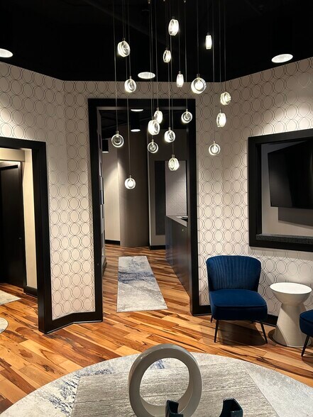 100 S Eola Dr, Orlando, FL à louer - Photo de l’immeuble – Image 2 sur 11