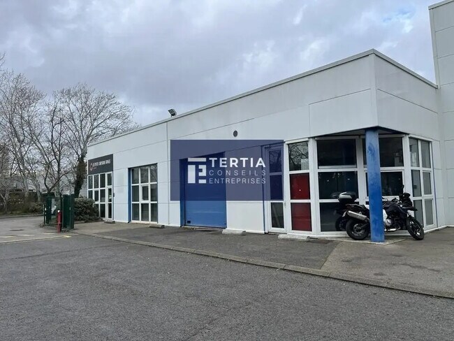 Plus de détails pour Local d'activités à louer