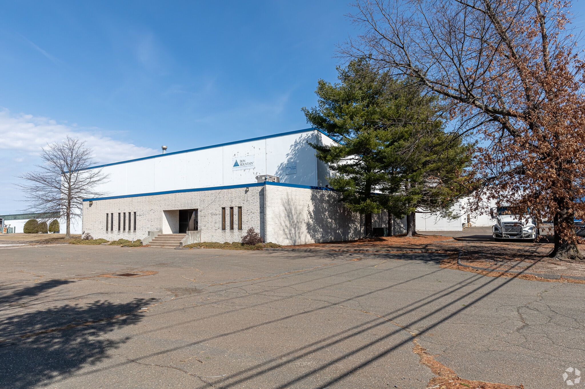 293 Ella Grasso Tpke, Windsor Locks, CT à louer Photo principale– Image 1 sur 3