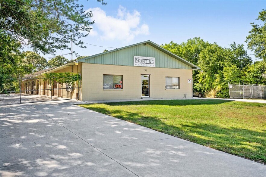 772 Washburn Rd, Melbourne, FL à louer - Photo de l’immeuble – Image 2 sur 11