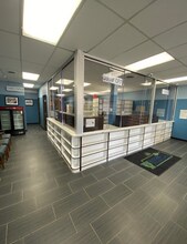 16325-16349 Middlebelt Rd, Livonia, MI à louer Photo intérieure– Image 2 sur 13