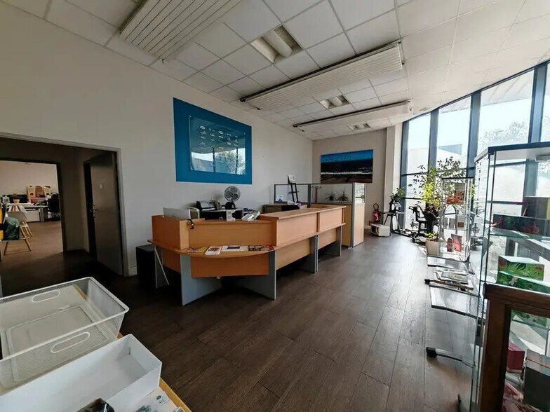 Industriel/Logistique dans Champigny-sur-Marne à vendre - Photo de l’immeuble – Image 3 sur 22