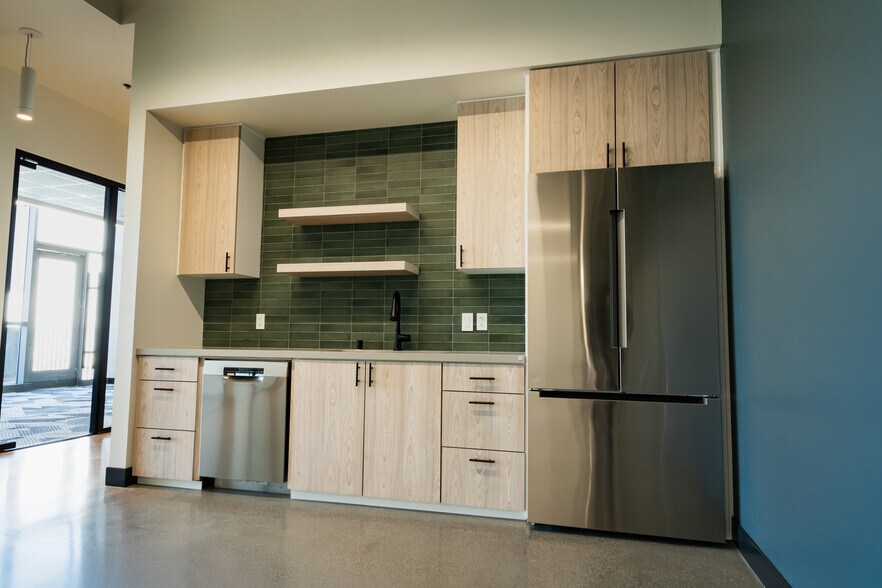 110 S Fairfax Ave, Los Angeles, CA à louer - Photo intérieure – Image 3 sur 44