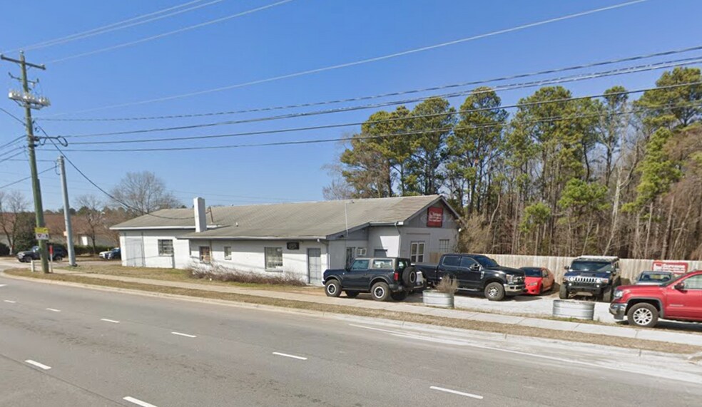 807 Center St, Apex, NC à louer - Photo de l’immeuble – Image 2 sur 5