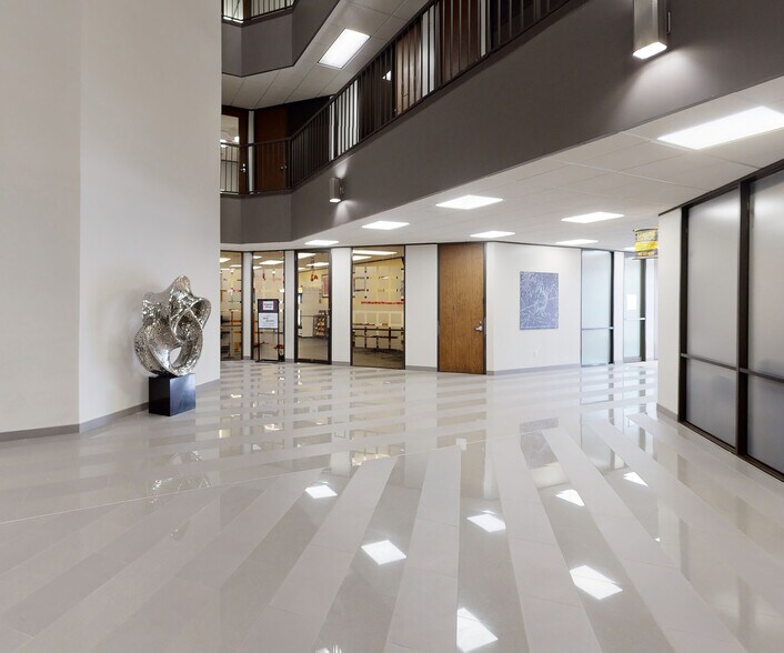 9898 Bissonnet St, Houston, TX à louer - Photo intérieure – Image 2 sur 9