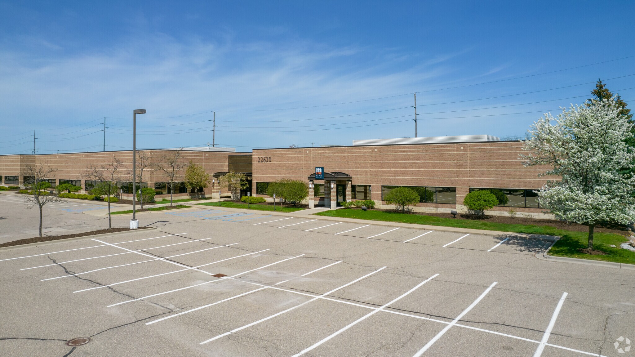 22630 Haggerty Rd, Farmington Hills, MI à louer Photo principale– Image 1 sur 8