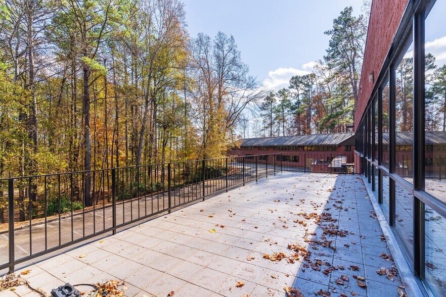 11420 Johns Creek Pky, Duluth, GA à louer - Photo de l’immeuble – Image 3 sur 21