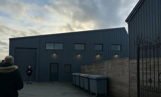 Plus de détails pour Local d'activités à louer