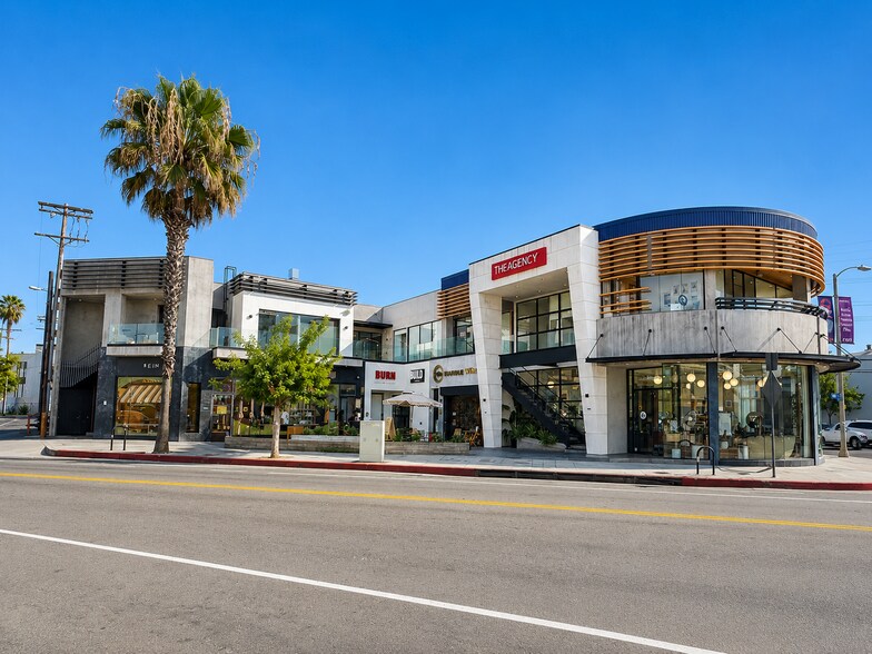 12080 Ventura Pl, Studio City, CA à louer - Photo de l’immeuble – Image 1 sur 9