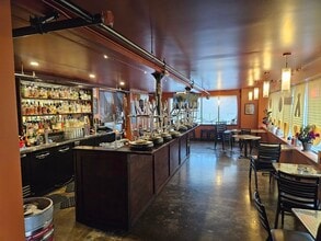 3434 NE Sandy Blvd, Portland, OR à louer Photo intérieure– Image 2 sur 6