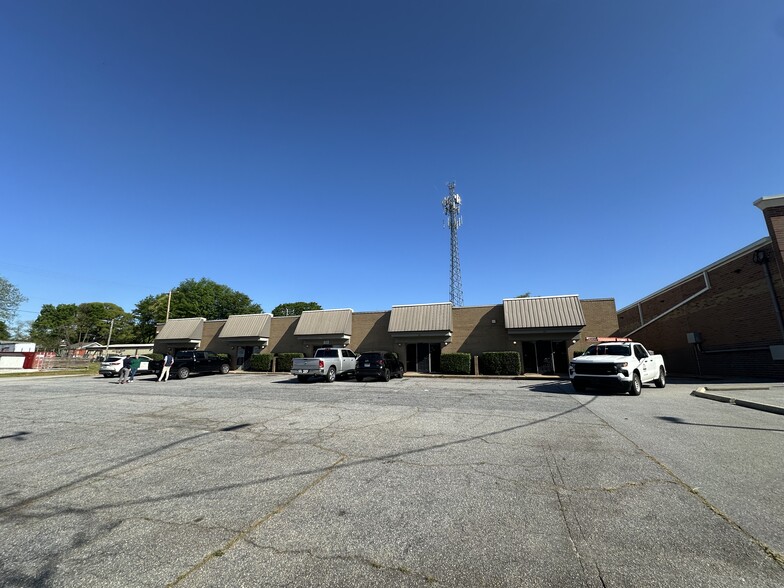 102 Shaw St, Greenville, SC à louer - Photo de l’immeuble – Image 1 sur 10