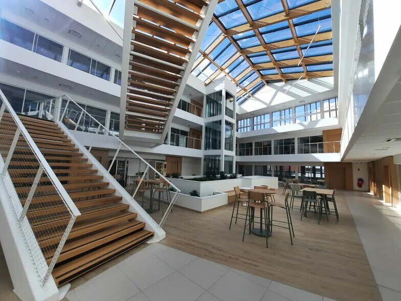 Bureau dans Rouen à louer - Photo de l’immeuble – Image 2 sur 18