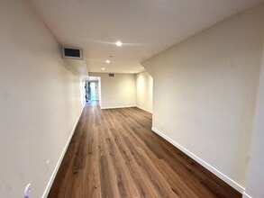 5550-5554 E 2nd St, Long Beach, CA à louer Photo intérieure– Image 1 sur 6